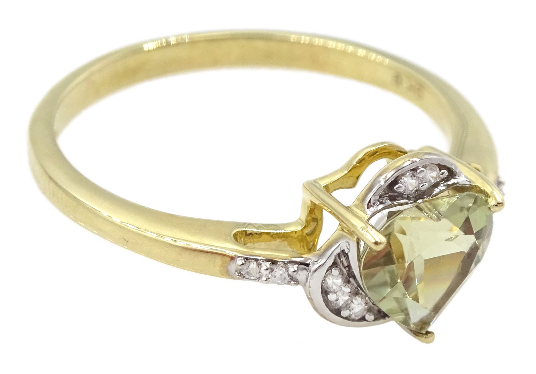 9ct gold heart shaped csarite and white zircon ring - Image 3 of 4