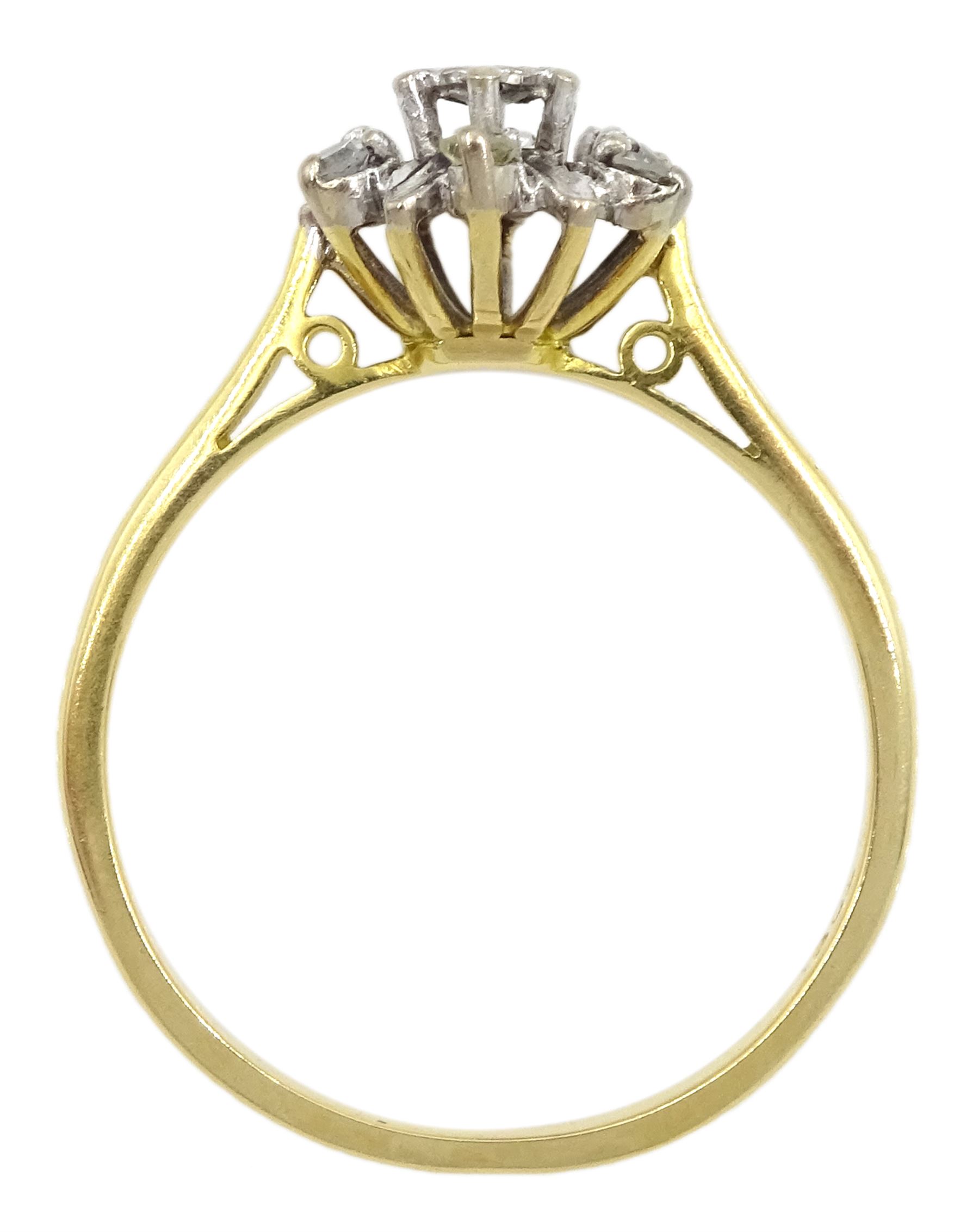 18ct gold round brilliant cut diamond cluster ring - Image 4 of 4