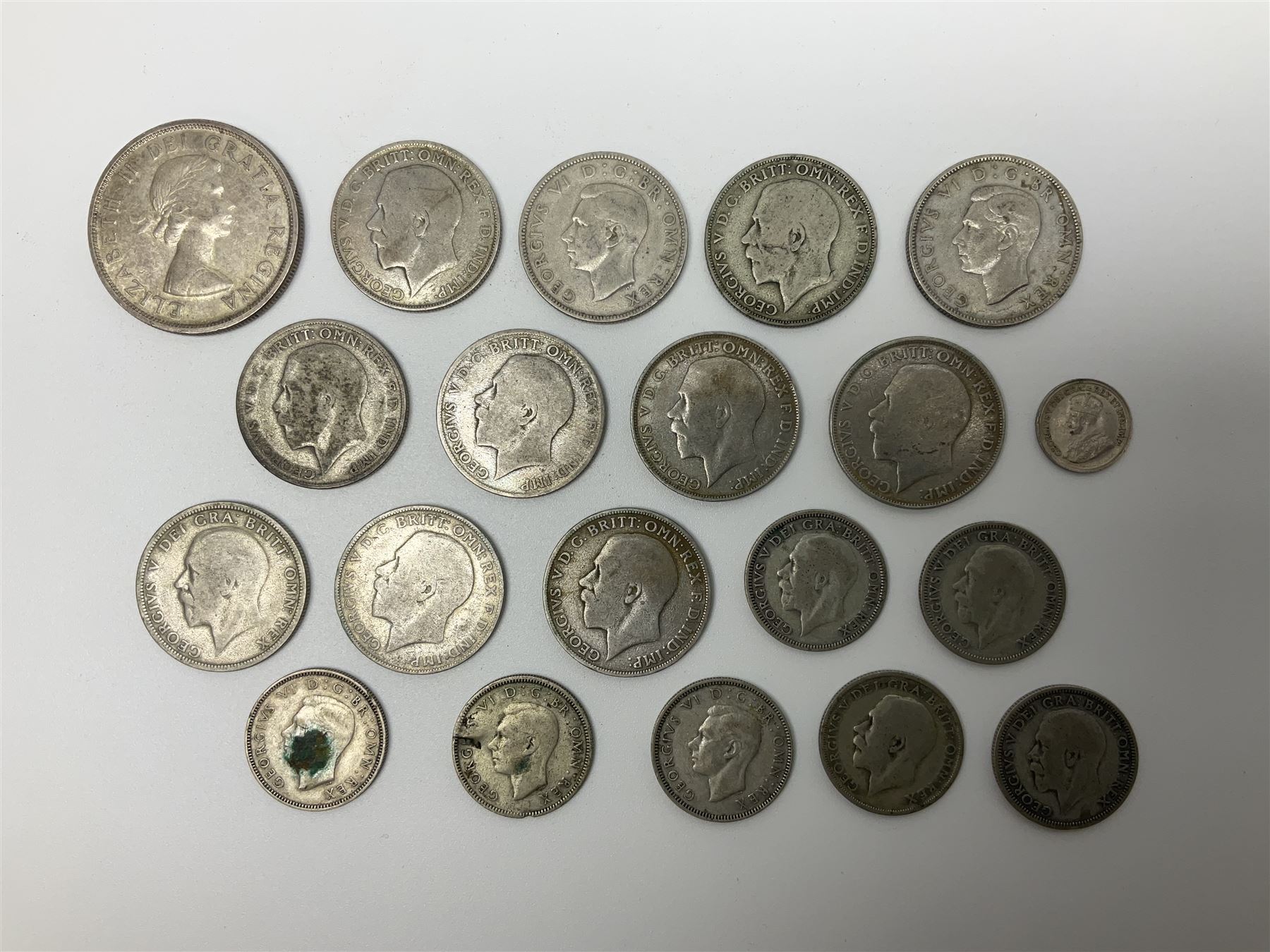 Approximately 160 grams of Great British pre 1947 silver coins - Image 2 of 5