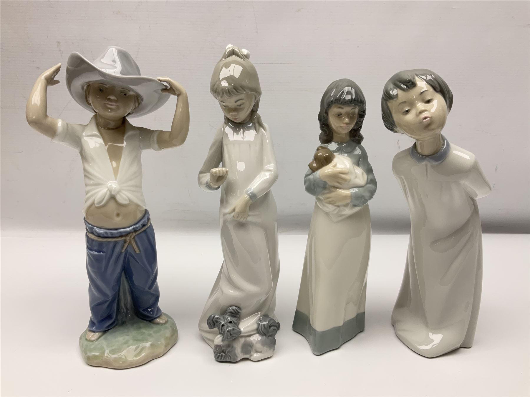 Eleven Nao figures to include Cowboy - Image 9 of 10