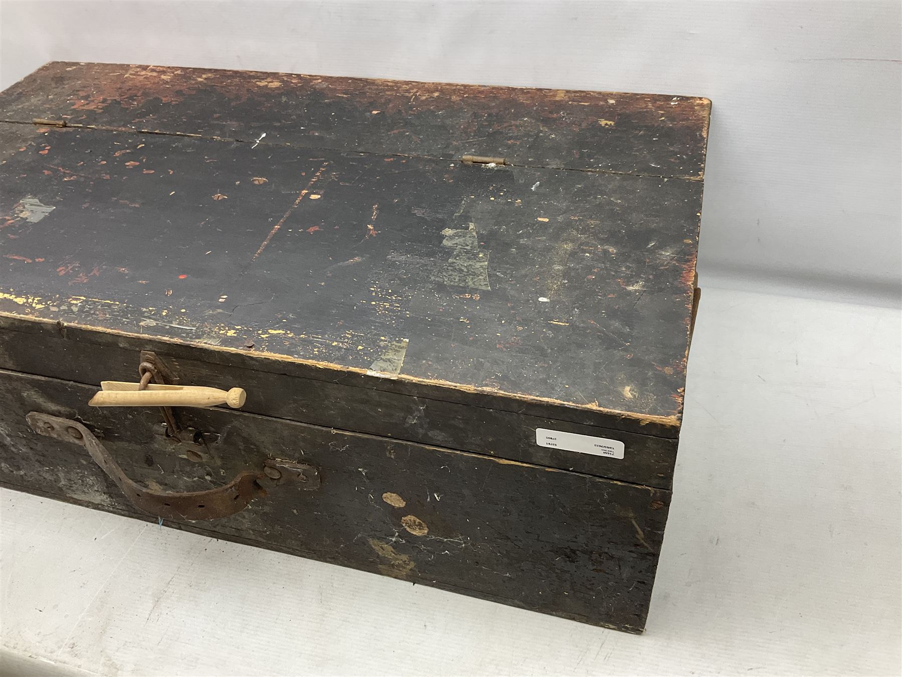 Large wooden tool box and carpenters tools - Image 12 of 12