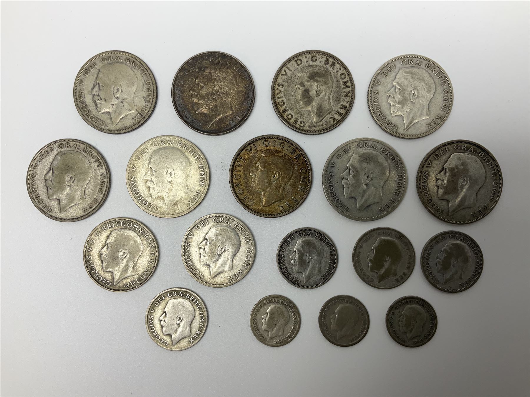 Approximately 175 grams of Great British pre 1947 silver coins - Image 2 of 3