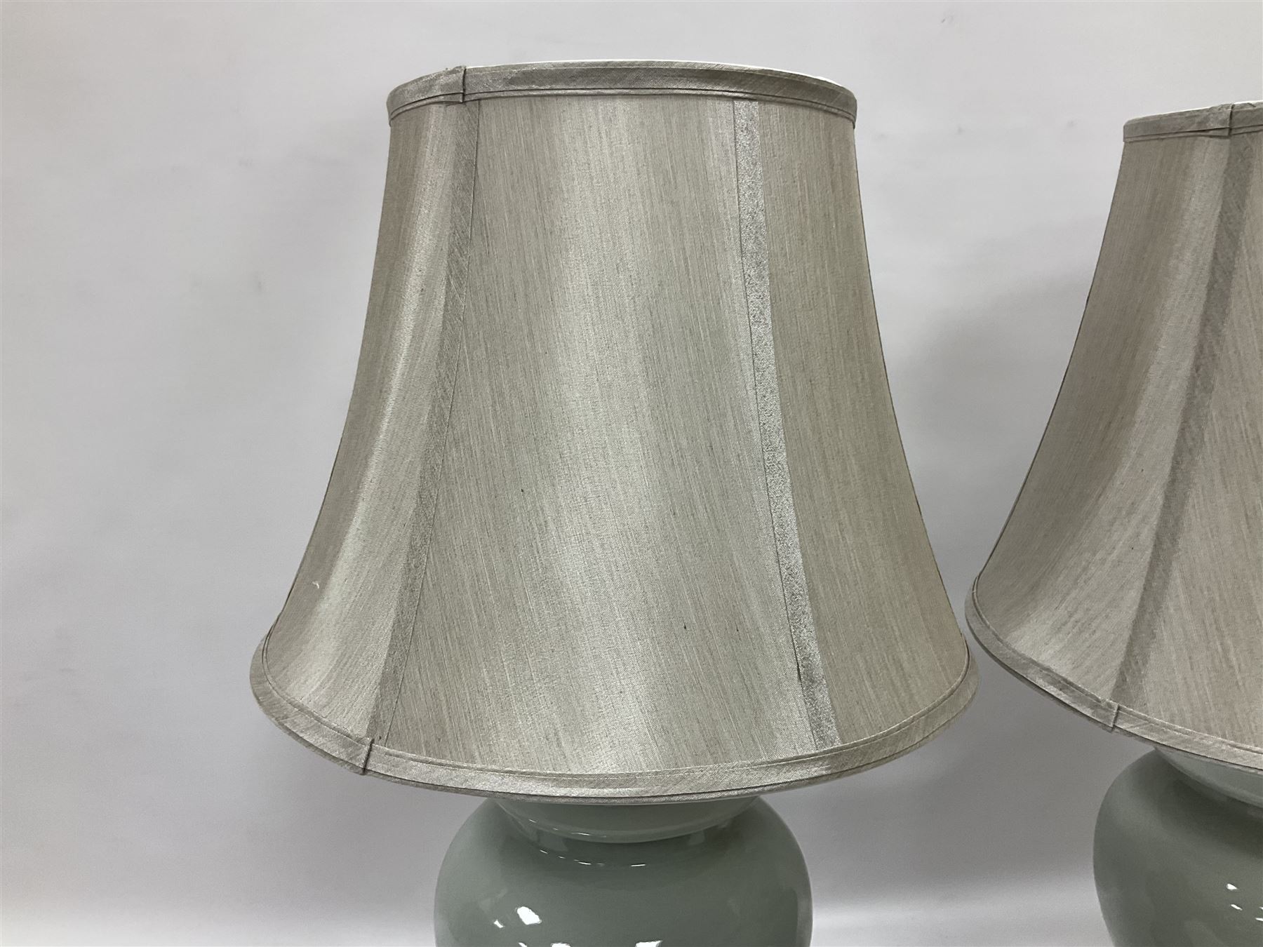 Pair of table lamps of baluster form - Image 3 of 7
