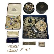 Victorian and later jewellery including 18ct gold necklace chain