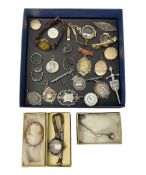 Victorian and later 9ct gold jewellery including glazed photo pendant