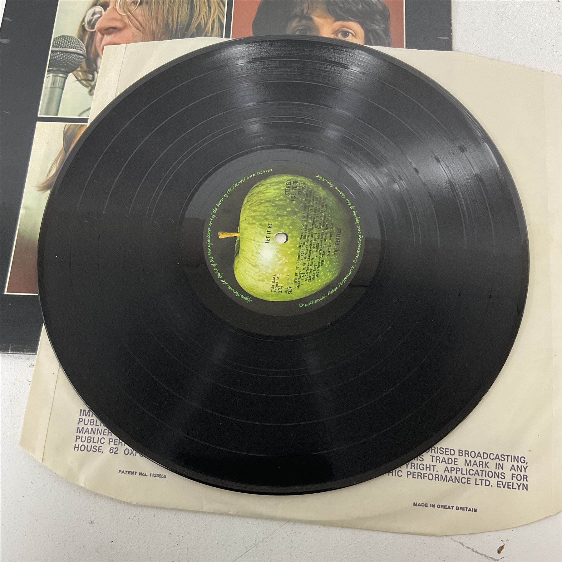 Eight The Beatles and related vinyl records - Image 15 of 20