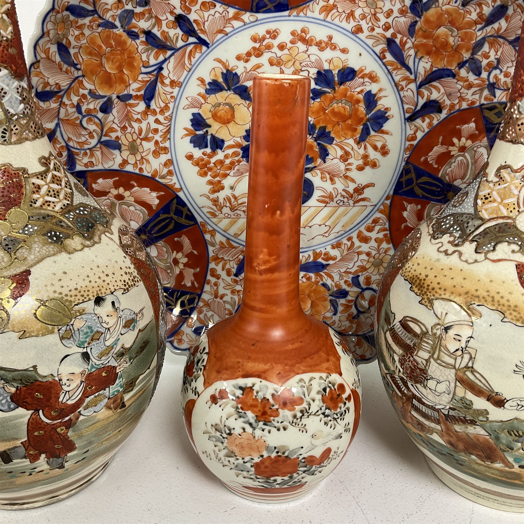 Collection of Japanese ceramics comprising pair of Satsuma vases decorated with panels depicting chi - Image 6 of 9