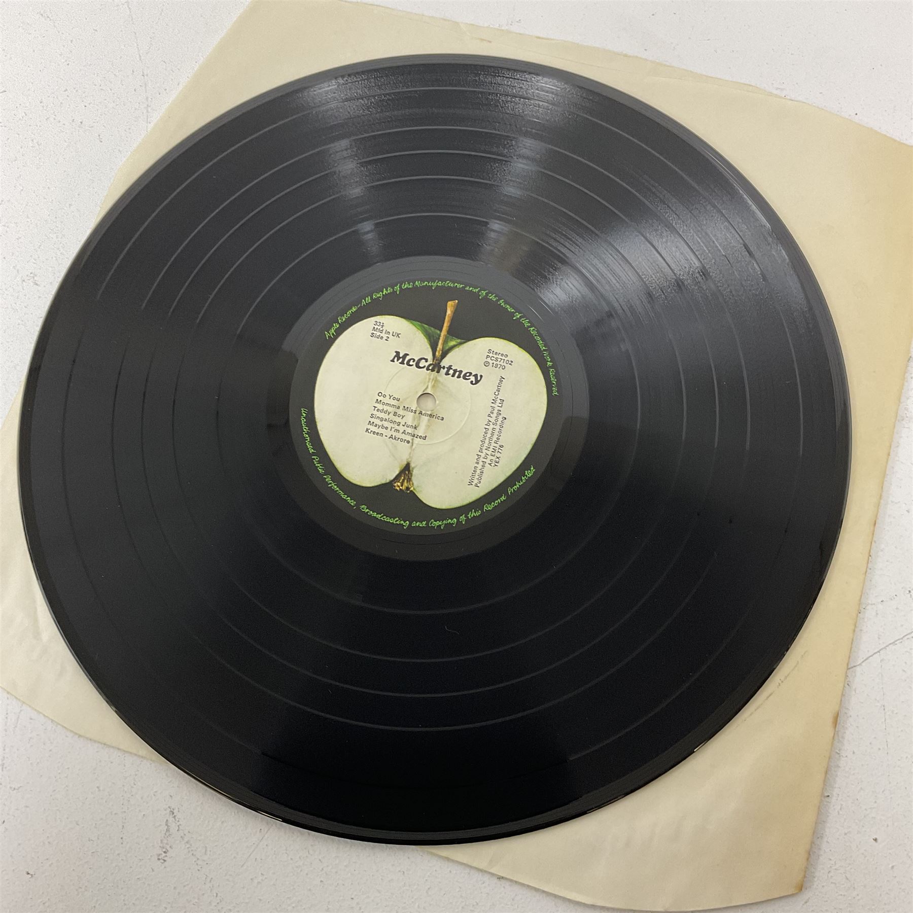 Eight The Beatles and related vinyl records - Image 19 of 20