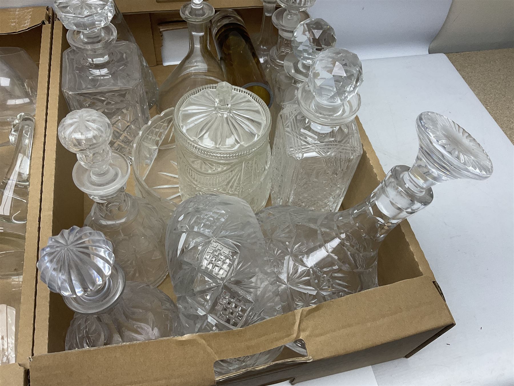 Quantity of glass decanters with stoppers - Image 8 of 8