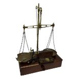 Set of balance scale