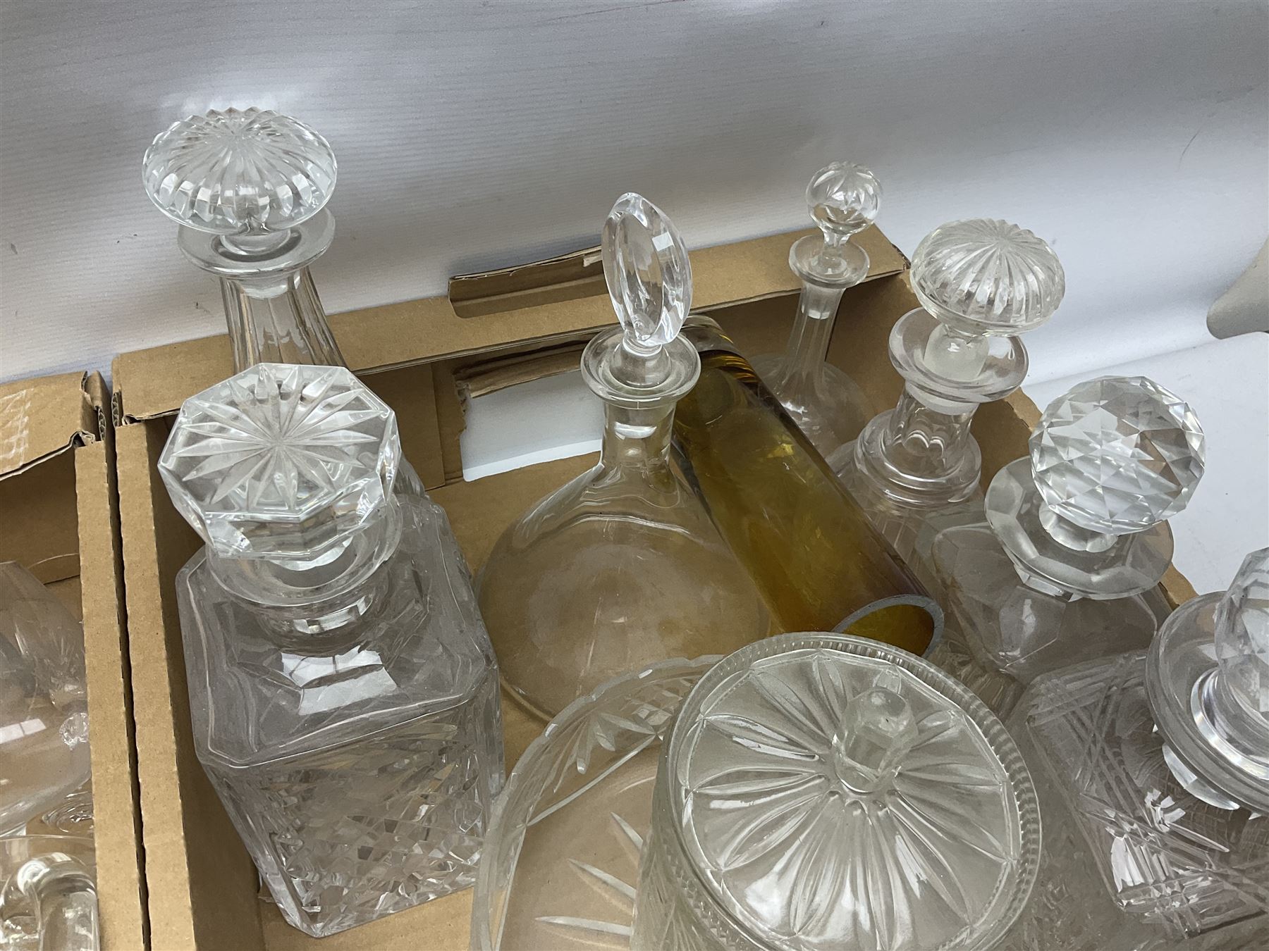 Quantity of glass decanters with stoppers - Image 7 of 8
