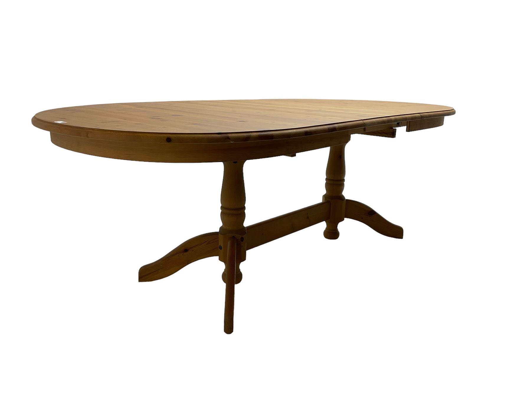 Pine extending dining table with additional leaf - Image 6 of 7