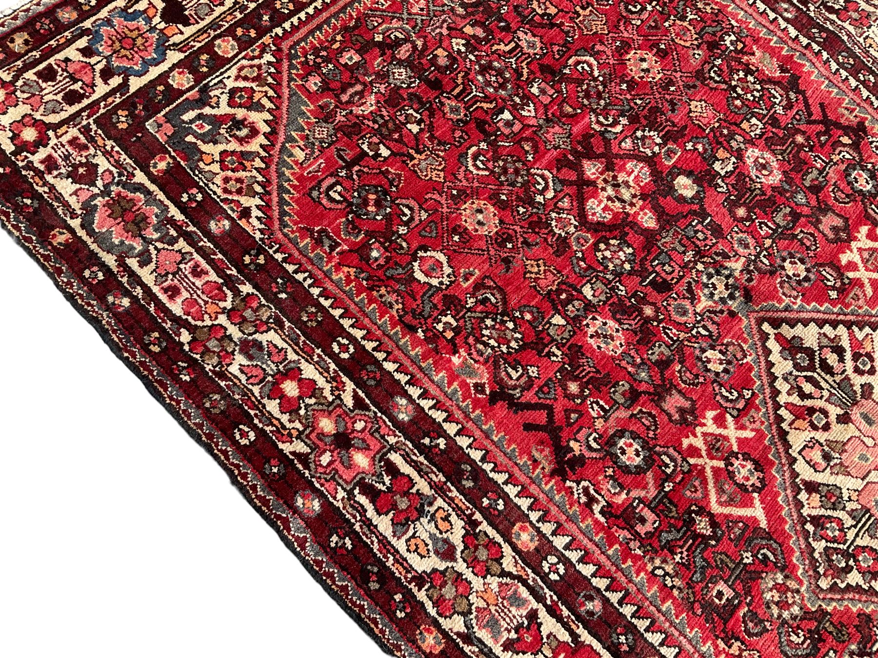 North West Persian Malayer crimson ground carpet - Image 5 of 7