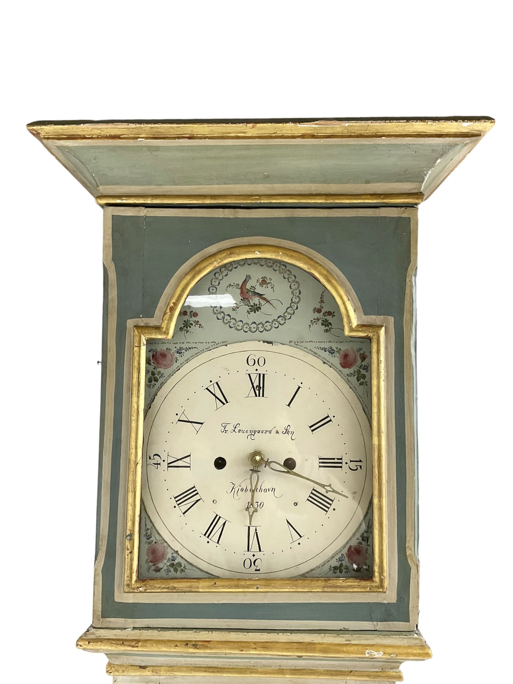 Painted longcase clock - with a flat topped pediment and break arch hood door - Image 4 of 5