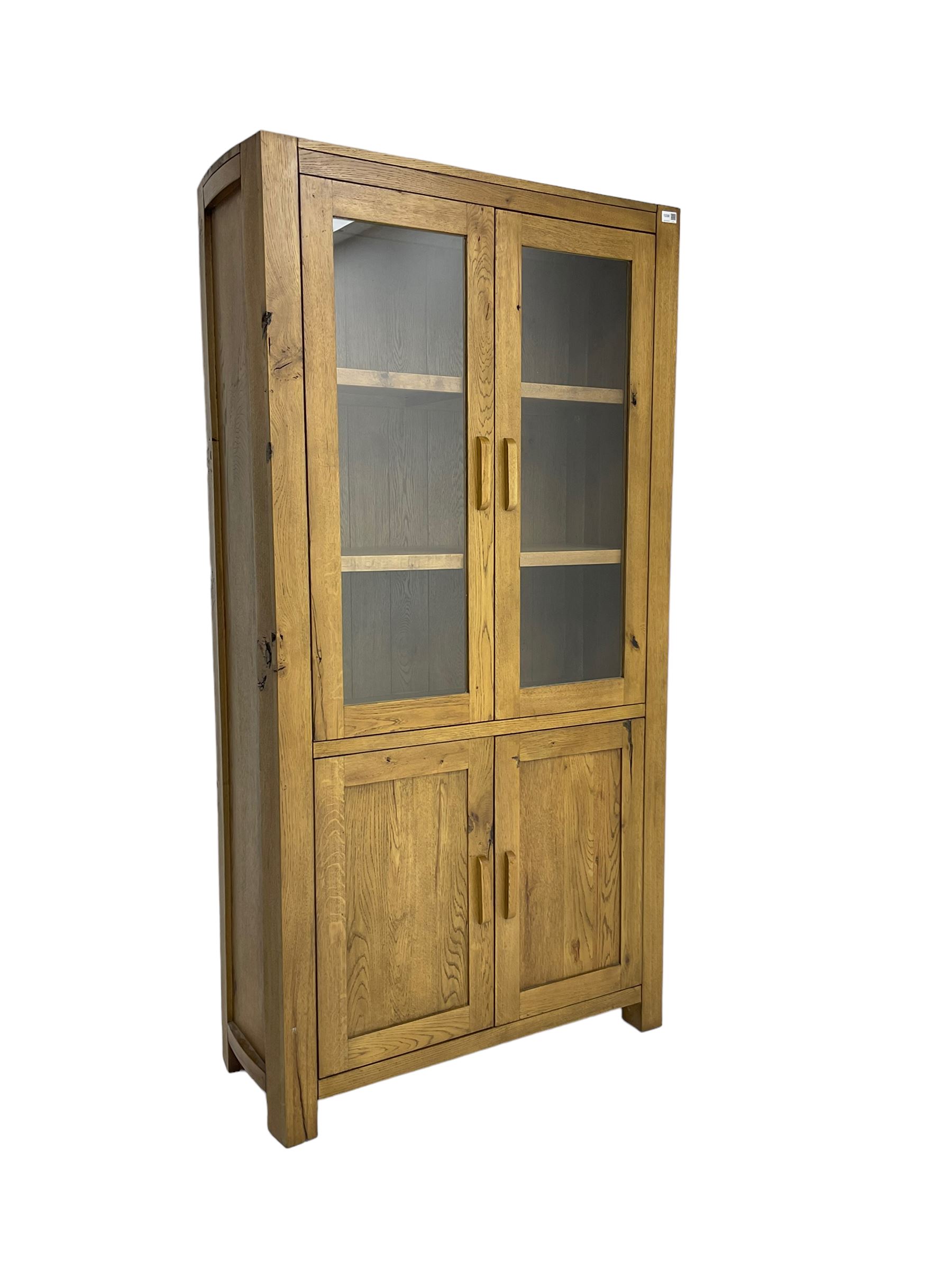 Tall oak cabinet - Image 5 of 5