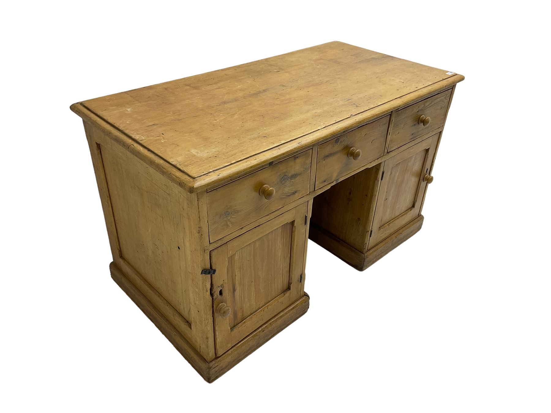 Large pine knee hole desk - Image 6 of 6