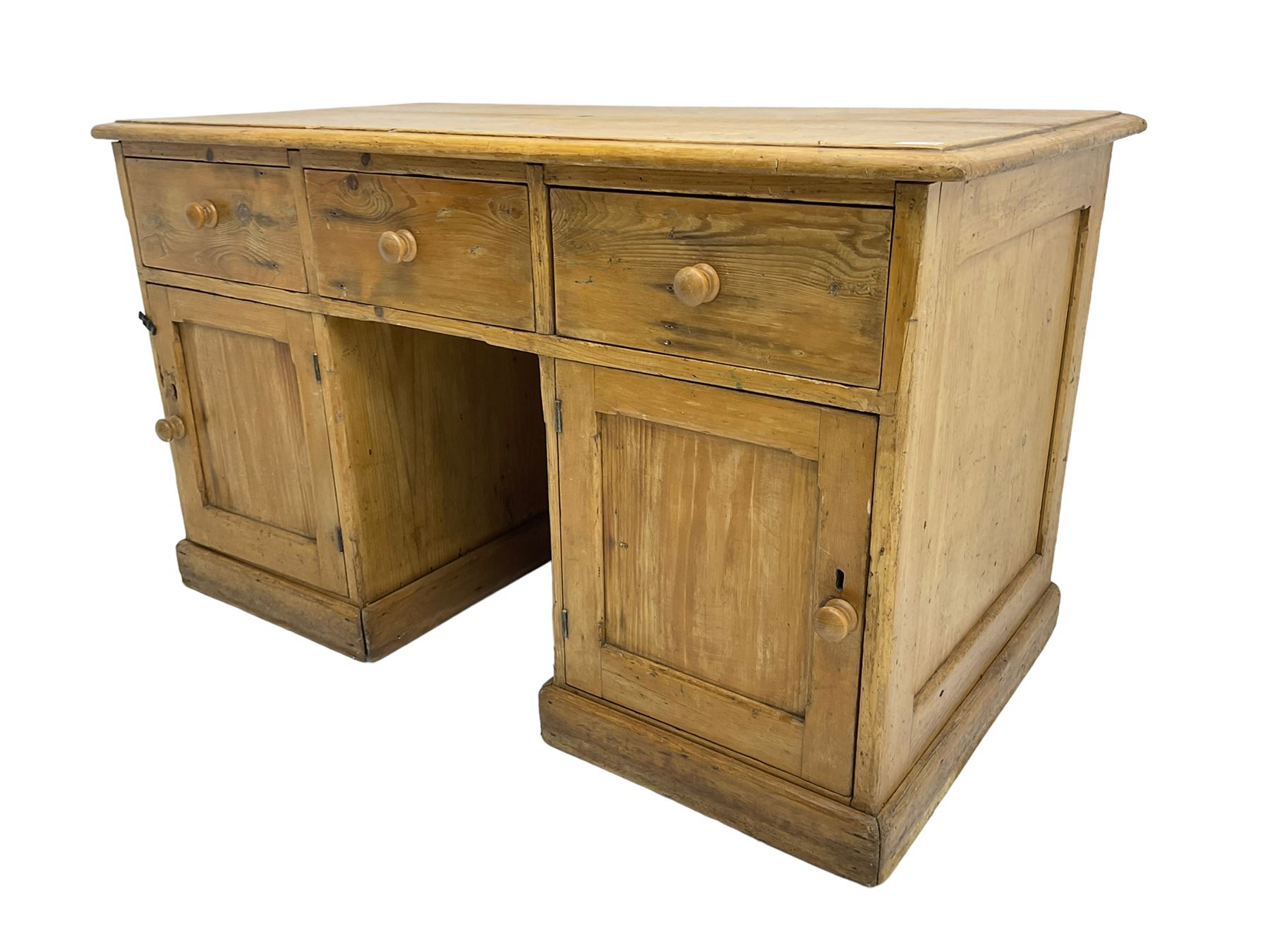 Large pine knee hole desk - Image 2 of 6