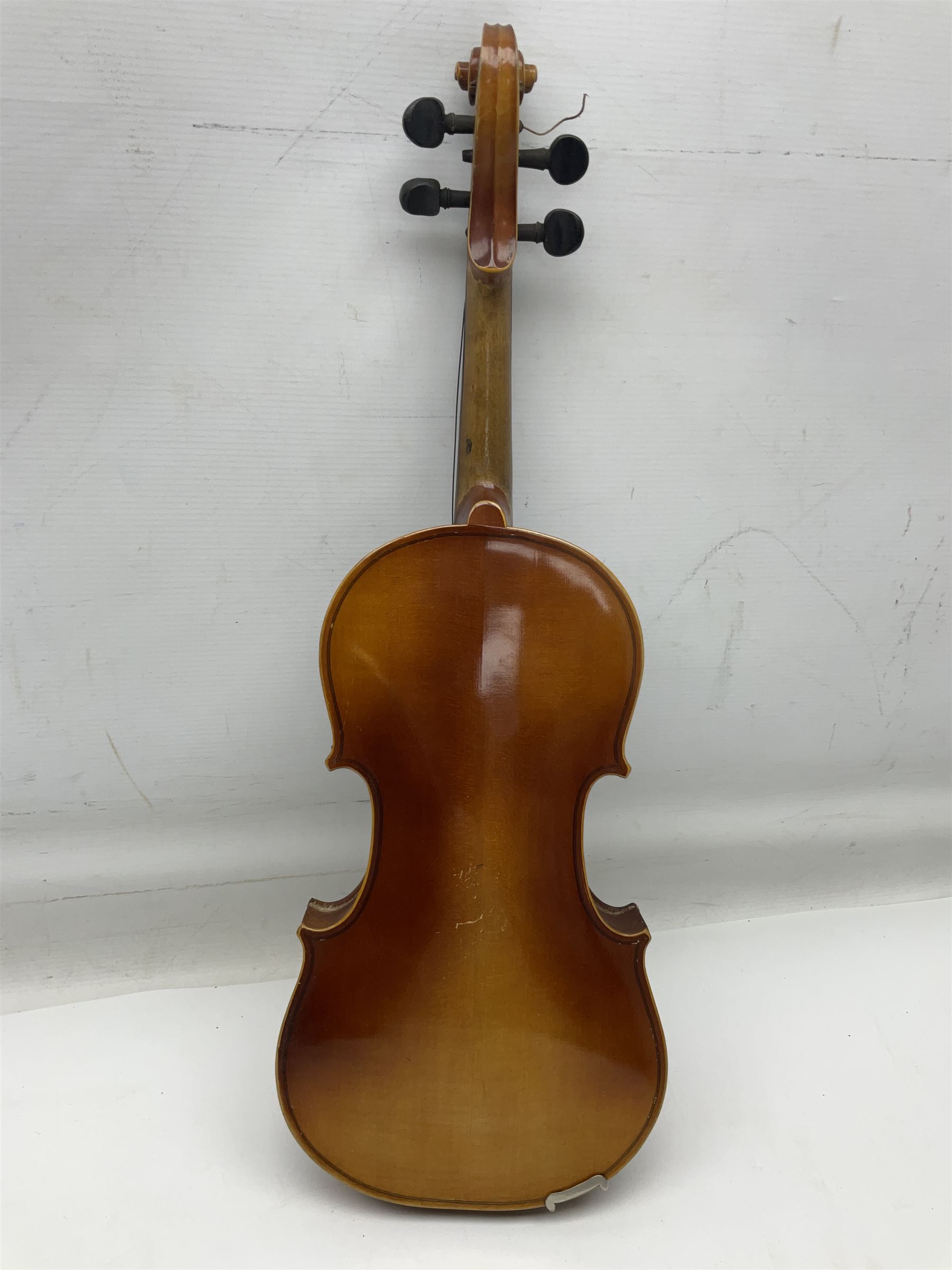 Czechoslovakian violin c1920 with 36cm two-piece maple back and ribs and spruce top - Image 11 of 34