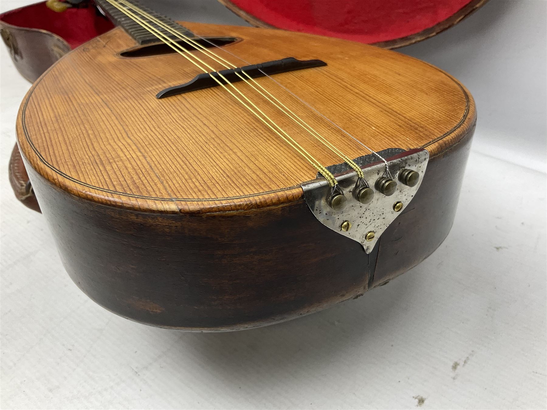 Early 20th century Italian Rafaele Disantino eight-string mandolin with two-piece back and spruce to - Image 11 of 14