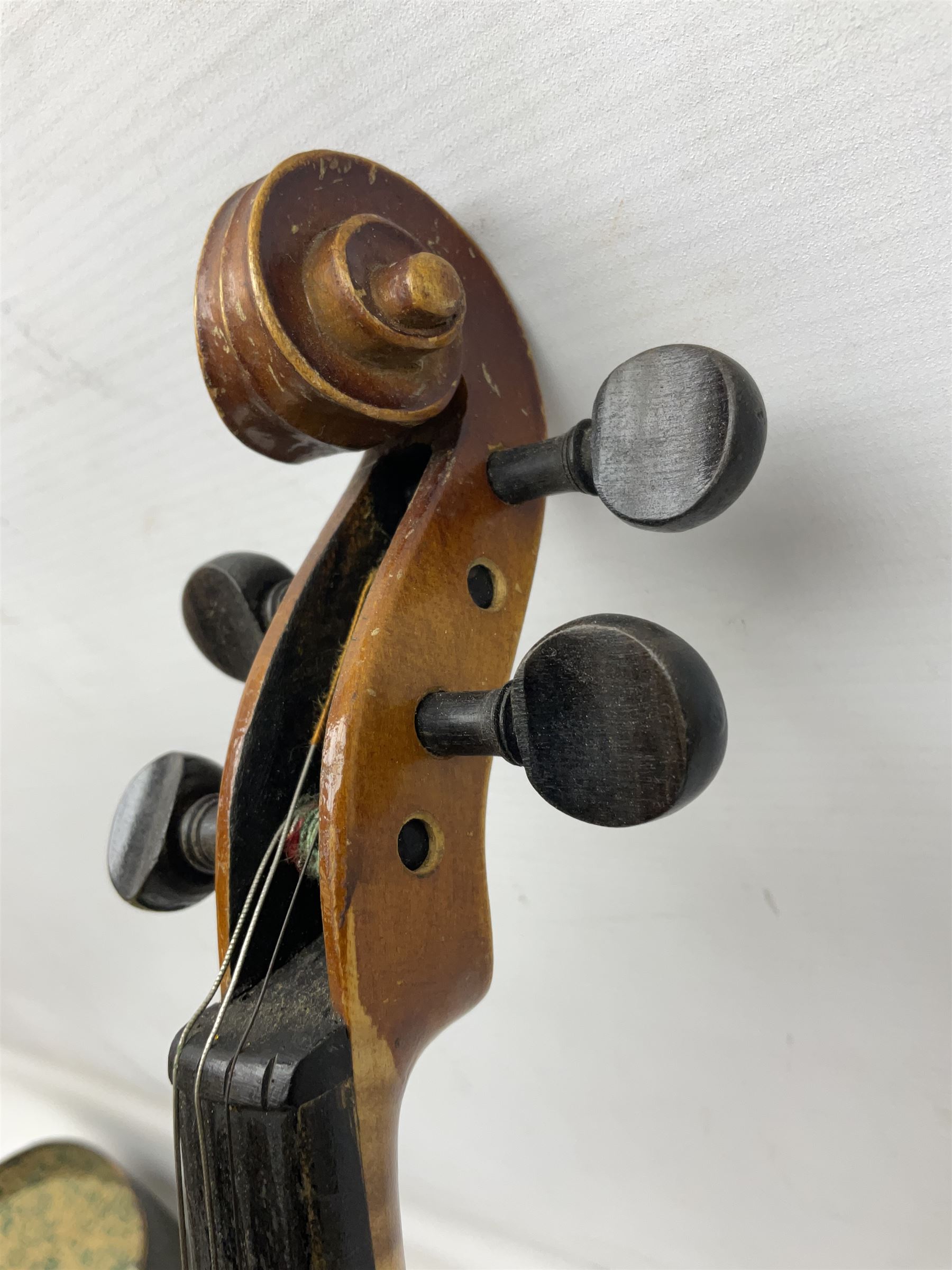 Czechoslovakian violin c1920 with 36cm two-piece maple back and ribs and spruce top - Image 20 of 34