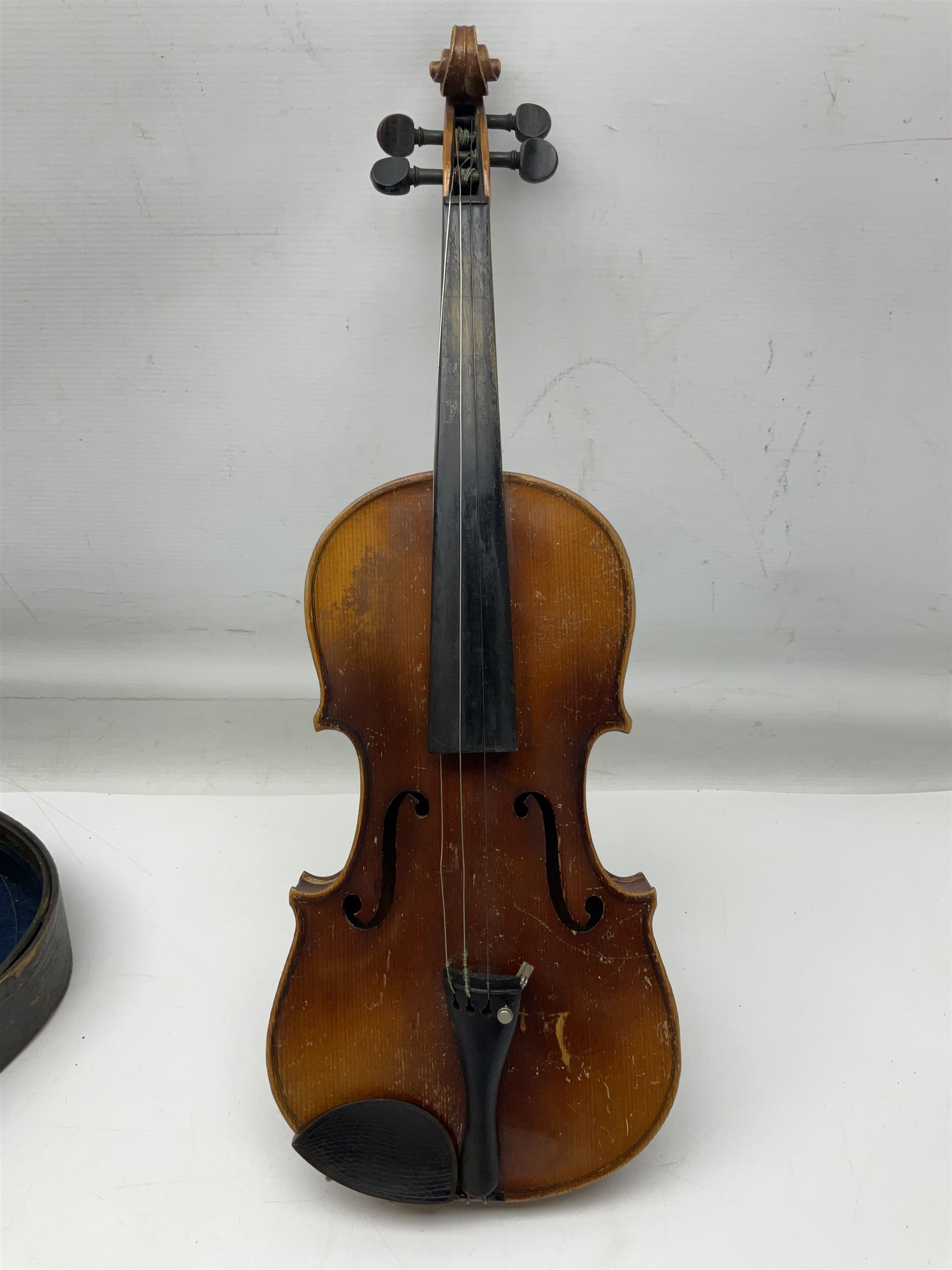 Czechoslovakian violin c1920 with 36cm two-piece maple back and ribs and spruce top - Image 15 of 34