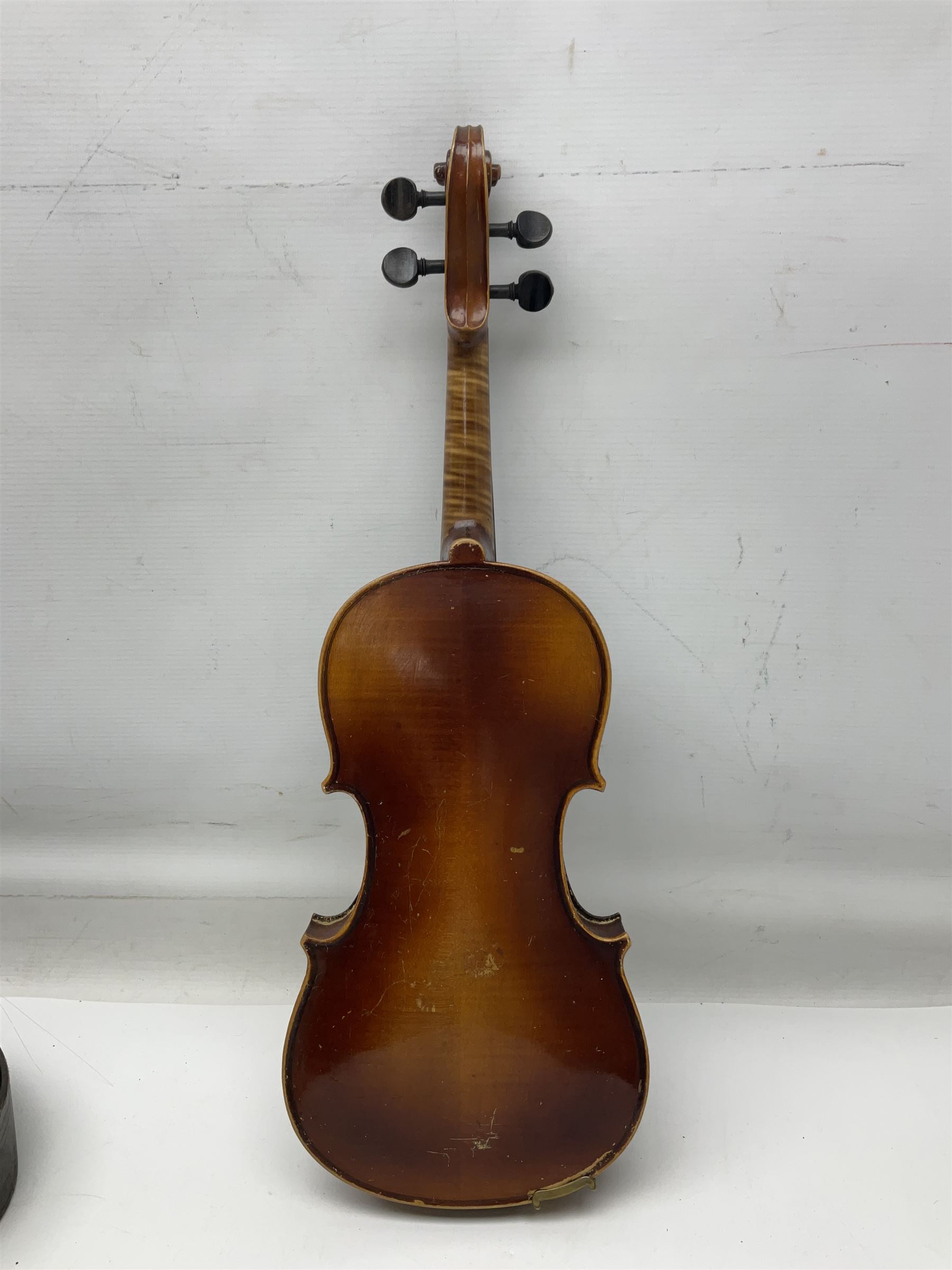 Czechoslovakian violin c1920 with 36cm two-piece maple back and ribs and spruce top - Image 21 of 34