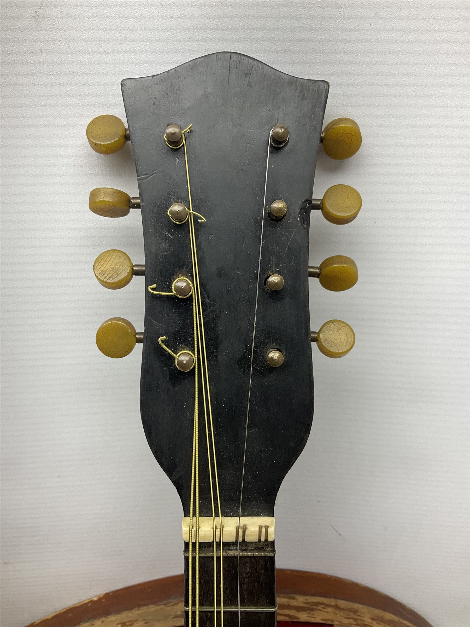 Early 20th century Italian Rafaele Disantino eight-string mandolin with two-piece back and spruce to - Image 5 of 14