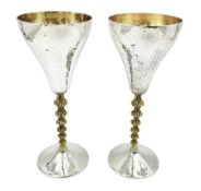 Pair of modern silver goblets by Stuart Devlin