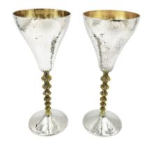 Pair of modern silver goblets by Stuart Devlin