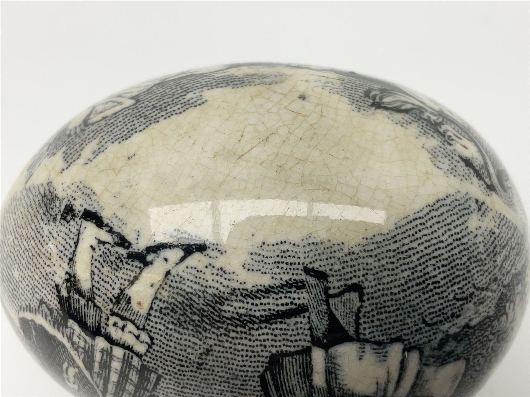 Victorian pottery egg transfer - Image 6 of 6