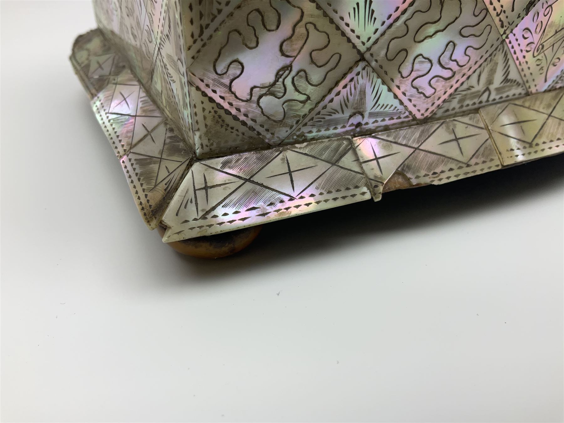 Victorian mother of pearl tea caddy - Image 5 of 32