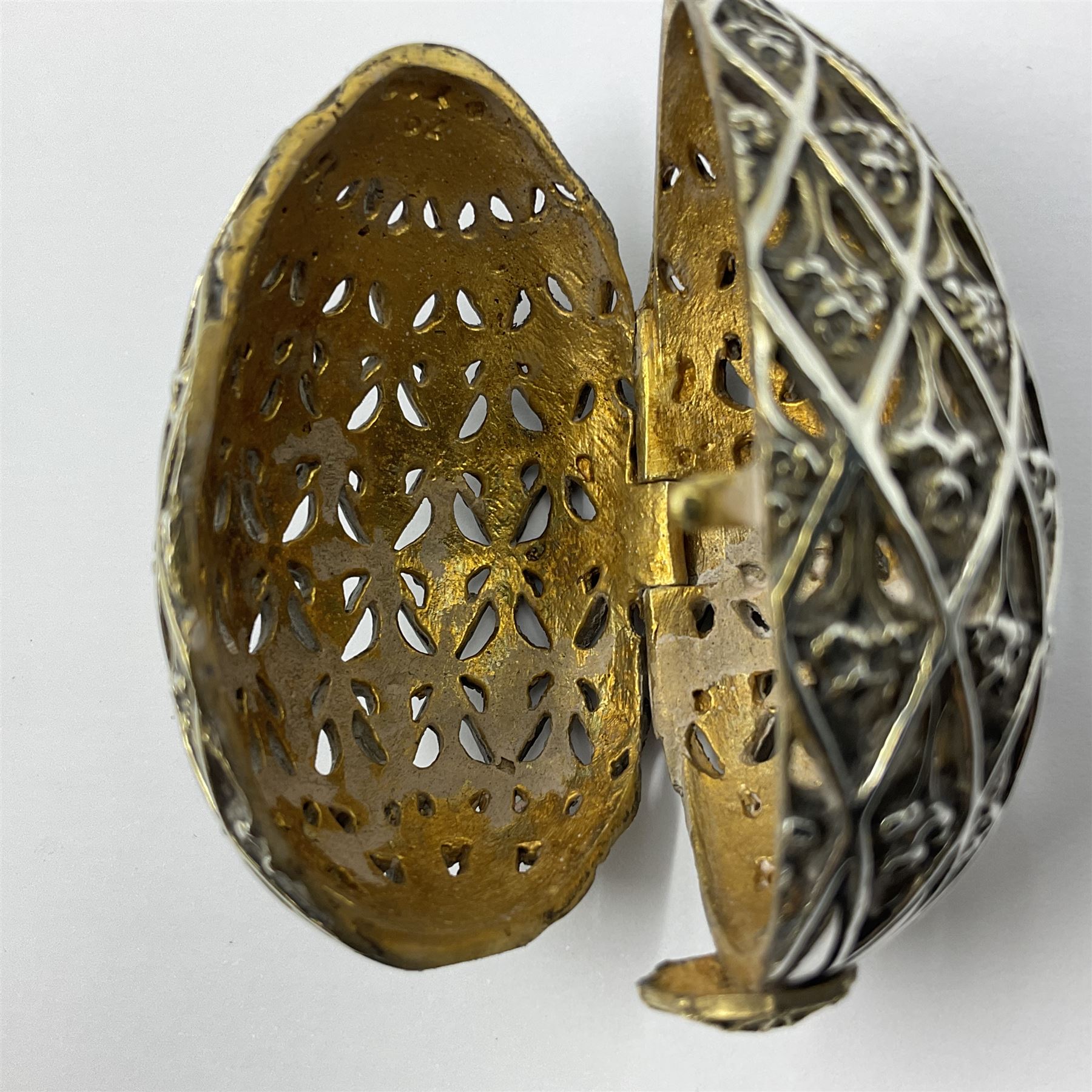 Modern silver limited edition Easter egg - Image 10 of 19