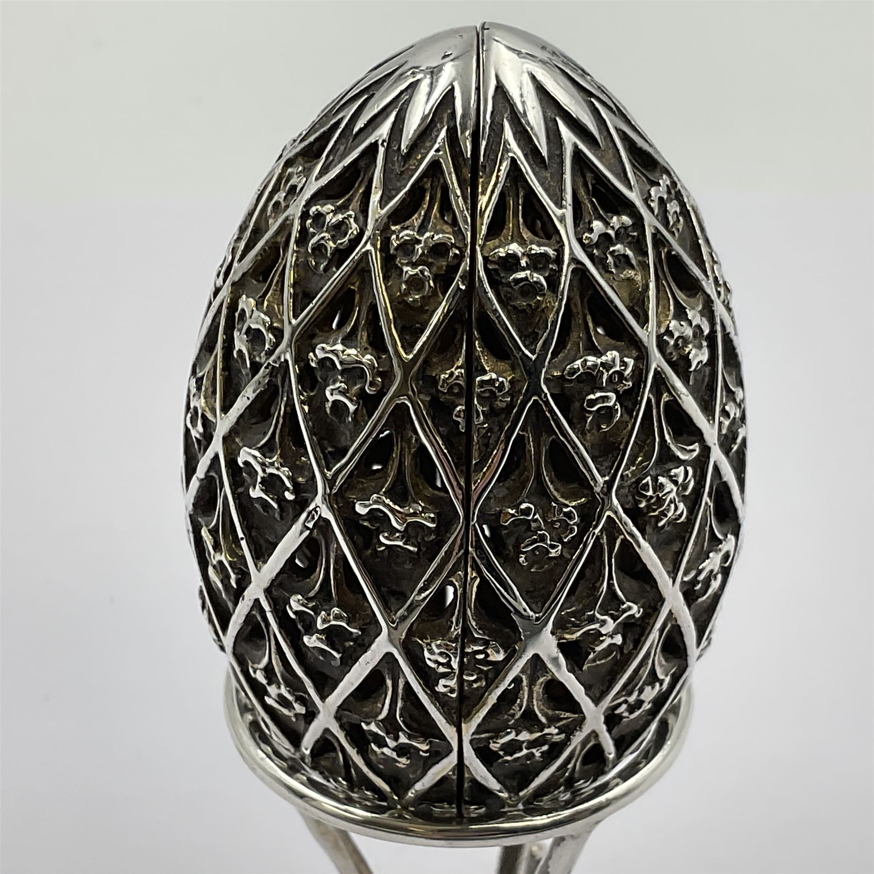 Modern silver limited edition Easter egg - Image 4 of 19