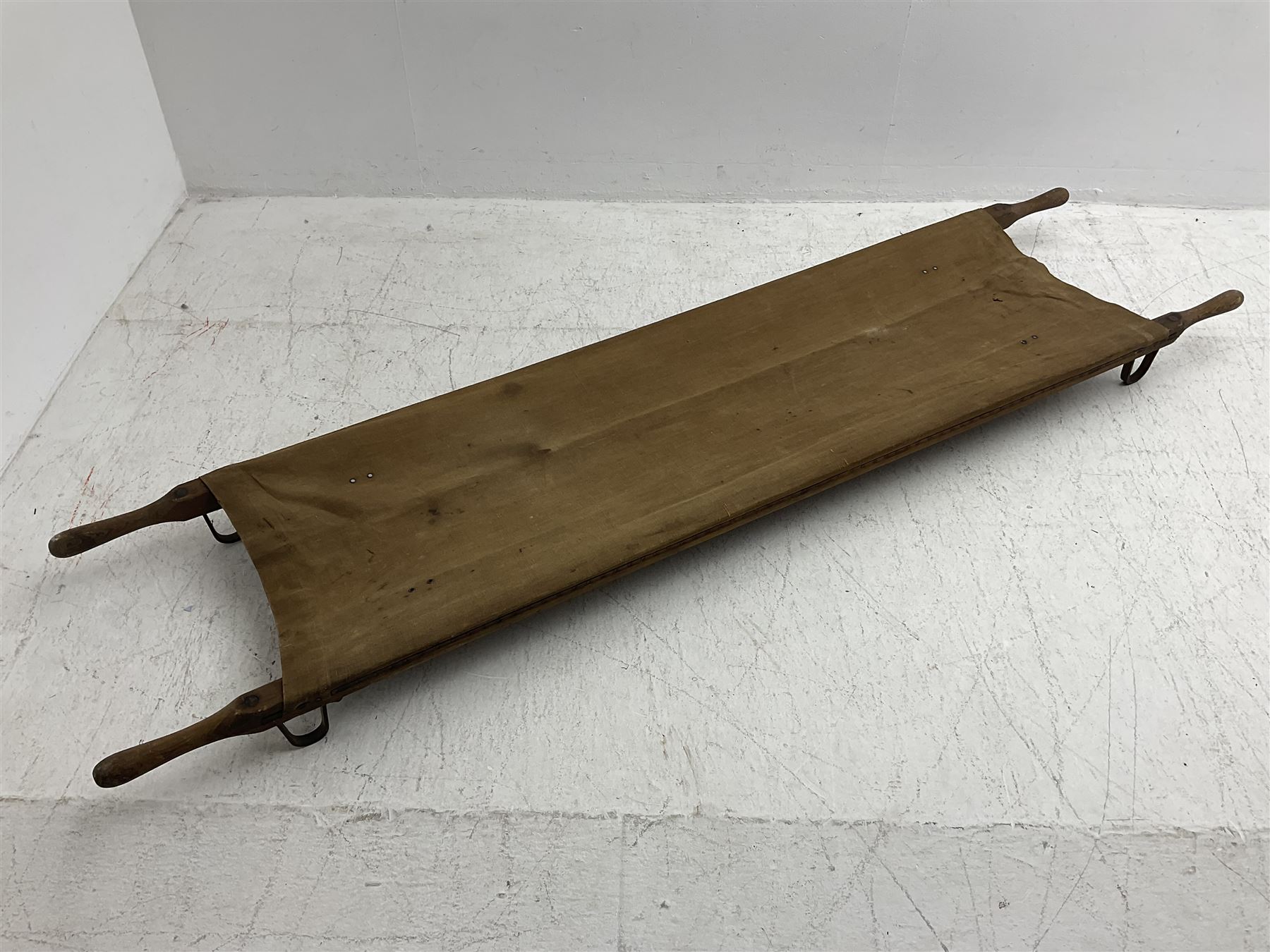 WW1 British casualty stretcher with iron mounted pitch pine sides and canvas base; stamped 'HL1917' - Image 10 of 15