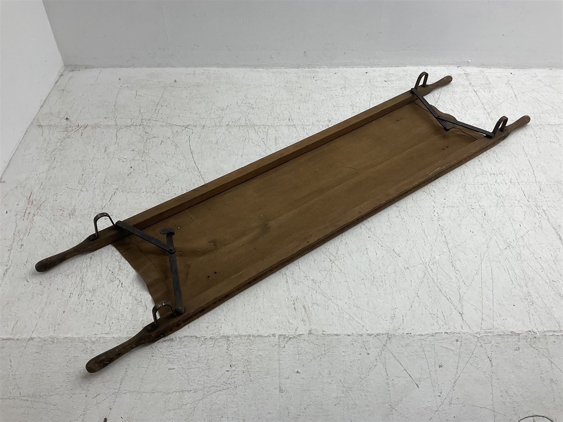 WW1 British casualty stretcher with iron mounted pitch pine sides and canvas base; stamped 'HL1917' - Image 3 of 15