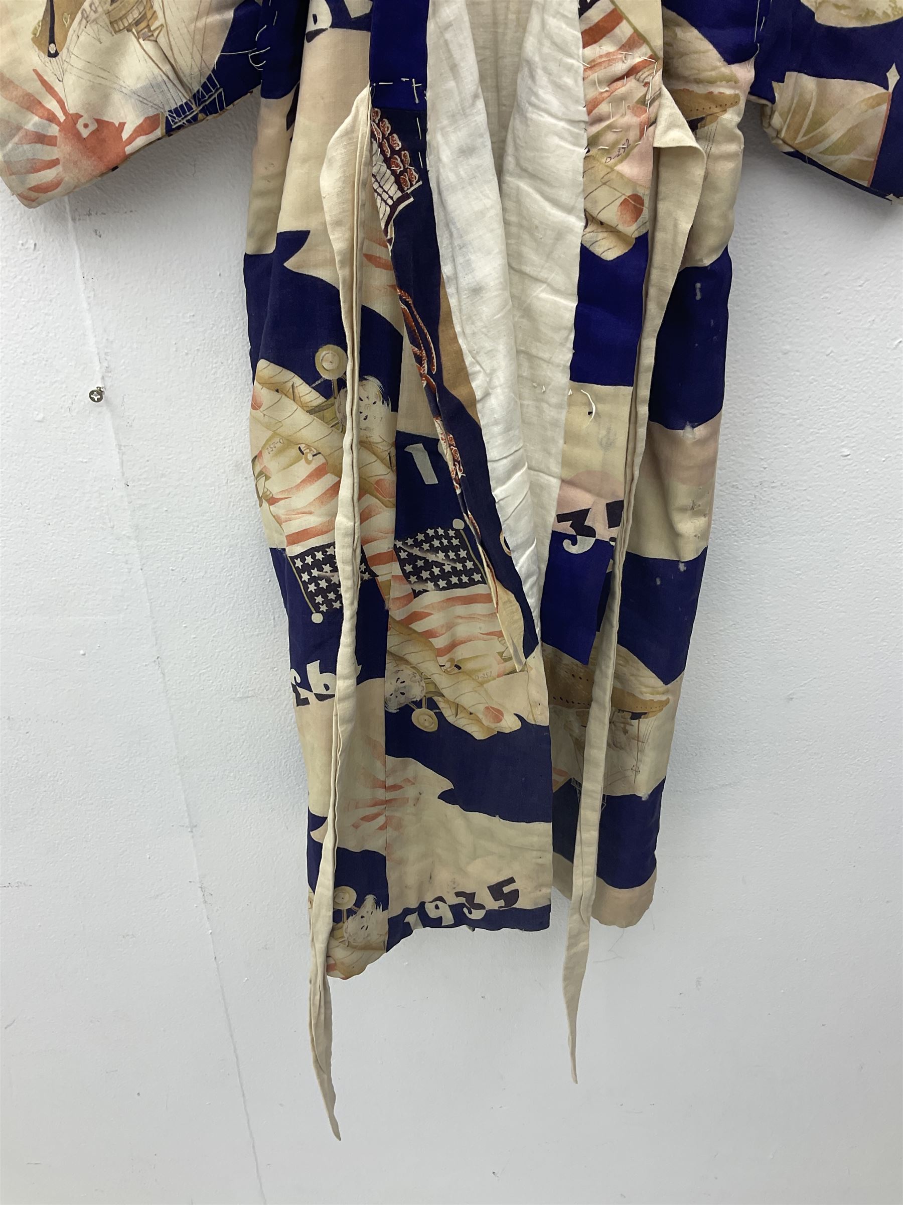 1930s Japanese fully lined kimono decorated with Japanese naval vessels and bi-planes - Image 5 of 24