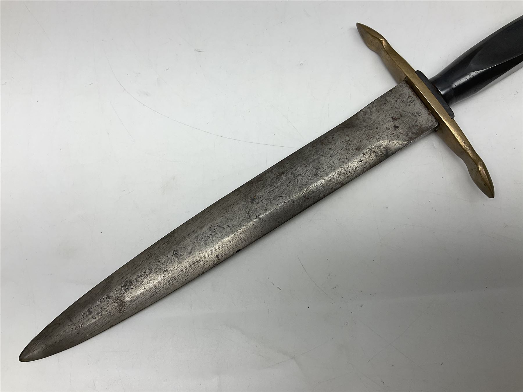 Italian Model 1891 bayonet with 30cm fullered blade; the crosspiece marked 'TERNI'; in associated br - Image 17 of 18