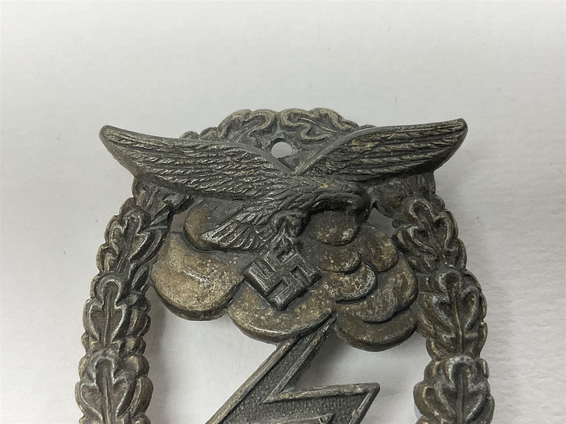 Two WW2 German Luftwaffe Ground Assault/Combat badges - one with flat pin and maker's mark M.u.K.; t - Image 7 of 9