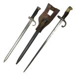 French Model 1892 Mannlicher Berthier bayonet with 39.5cm fullered blade; in metal scabbard with lea