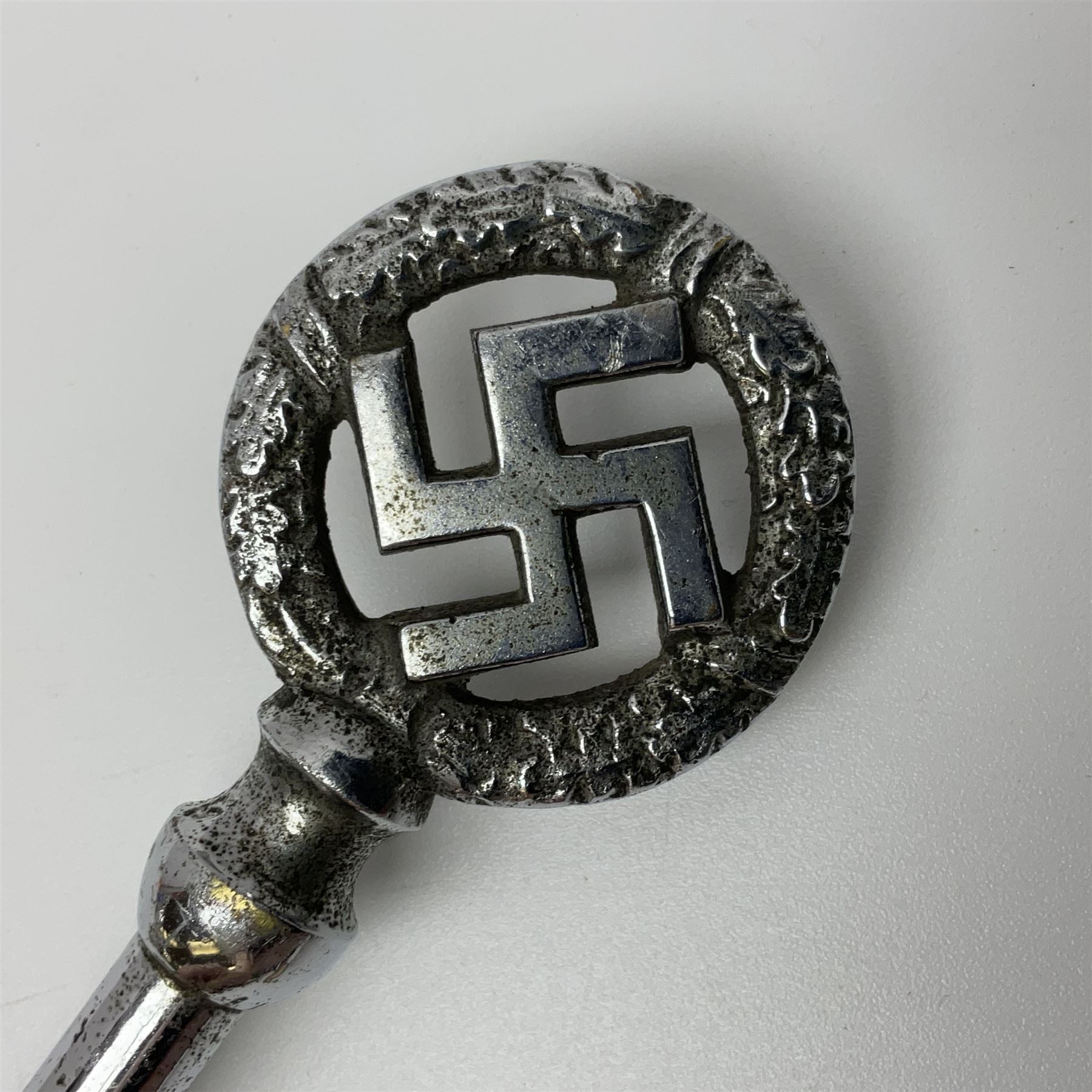 WW2 German chromium plated car pennant mounting pole with two fixing eyes L42.5cm including threaded - Image 3 of 9