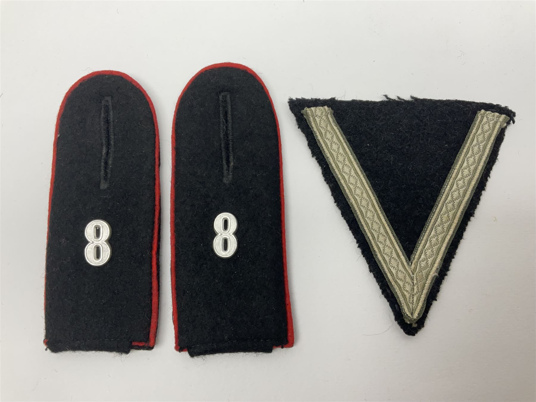 Collection of eleven German metal and cloth badges and uniform buttons including driver's badge - Image 14 of 16