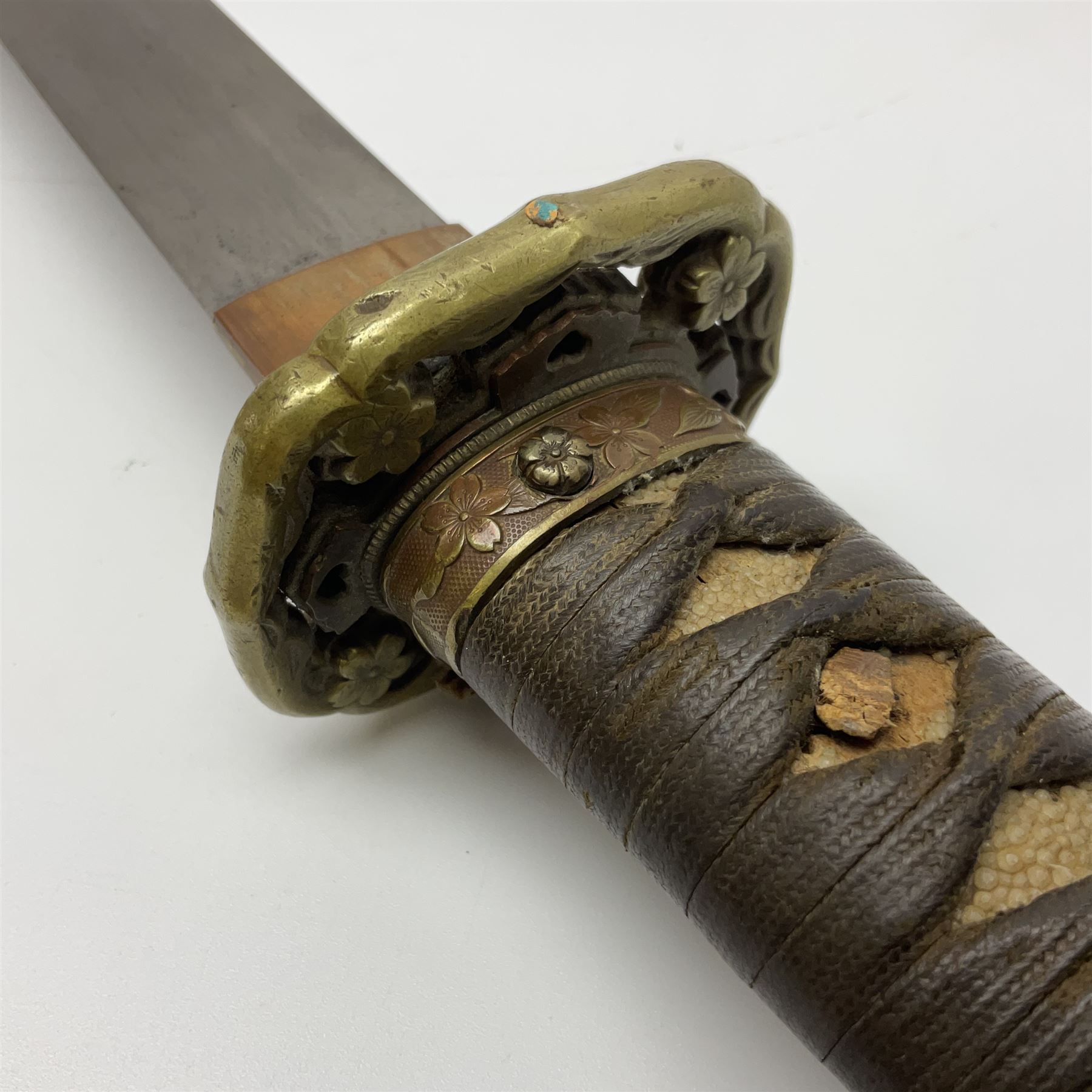 WW2 Japanese Army officer's shin gunto/katana sword with 68.5cm steel single edged blade - Image 6 of 24