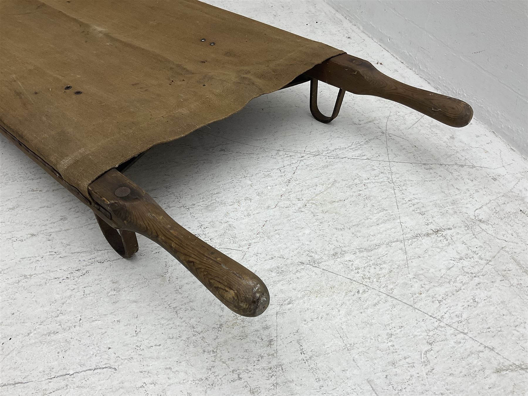 WW1 British casualty stretcher with iron mounted pitch pine sides and canvas base; stamped 'HL1917' - Image 14 of 15