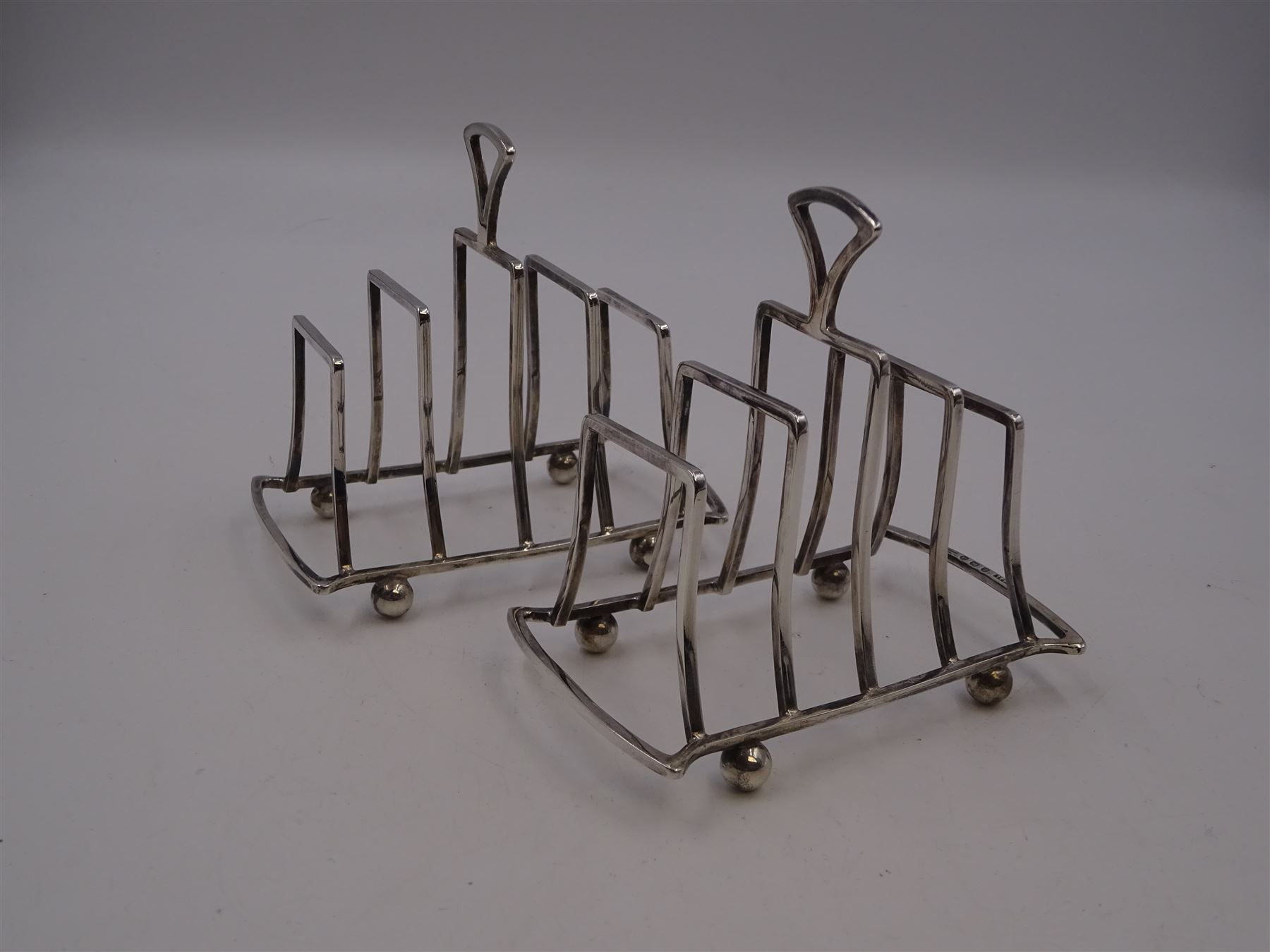 Pair of Art Deco silver five bar toast racks - Image 2 of 3