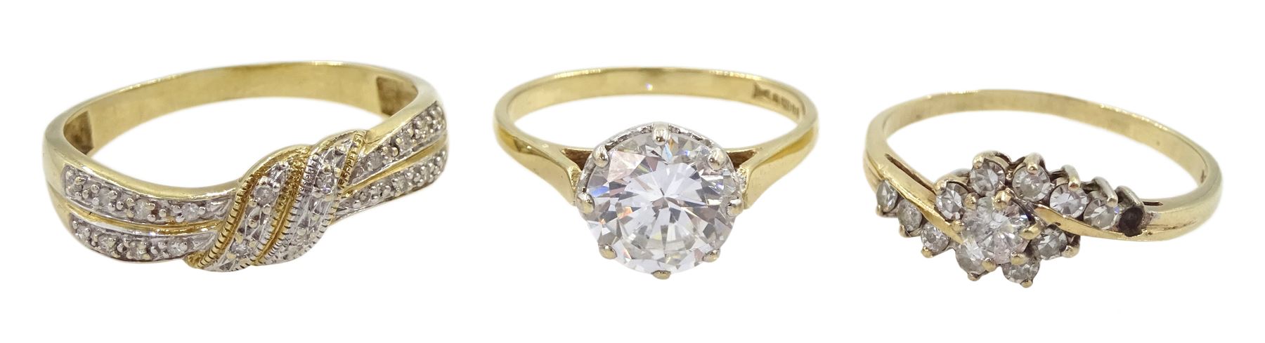 Gold diamond cluster ring