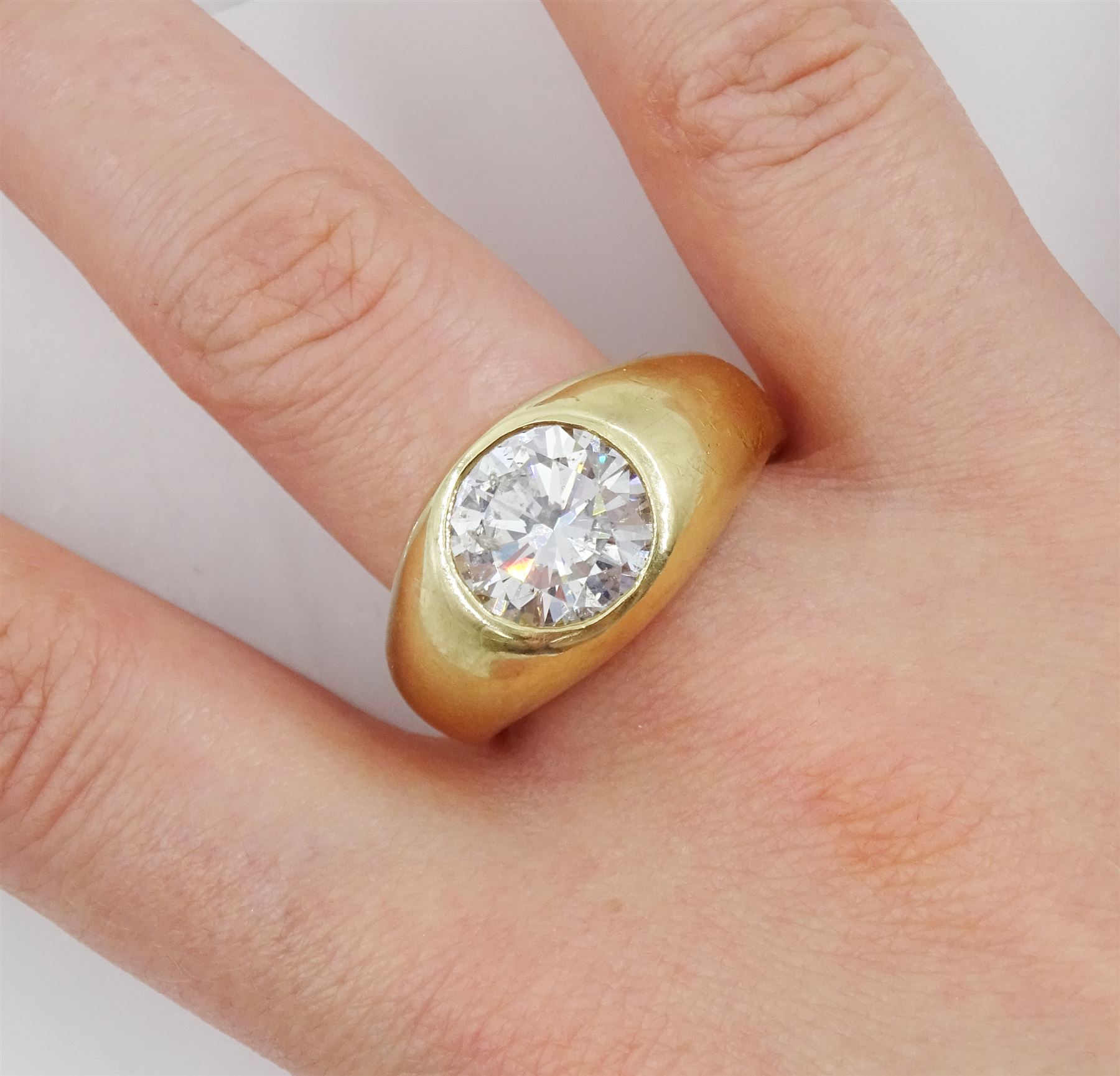 Gold single stone bezel set round brilliant cut diamond ring - Image 2 of 6