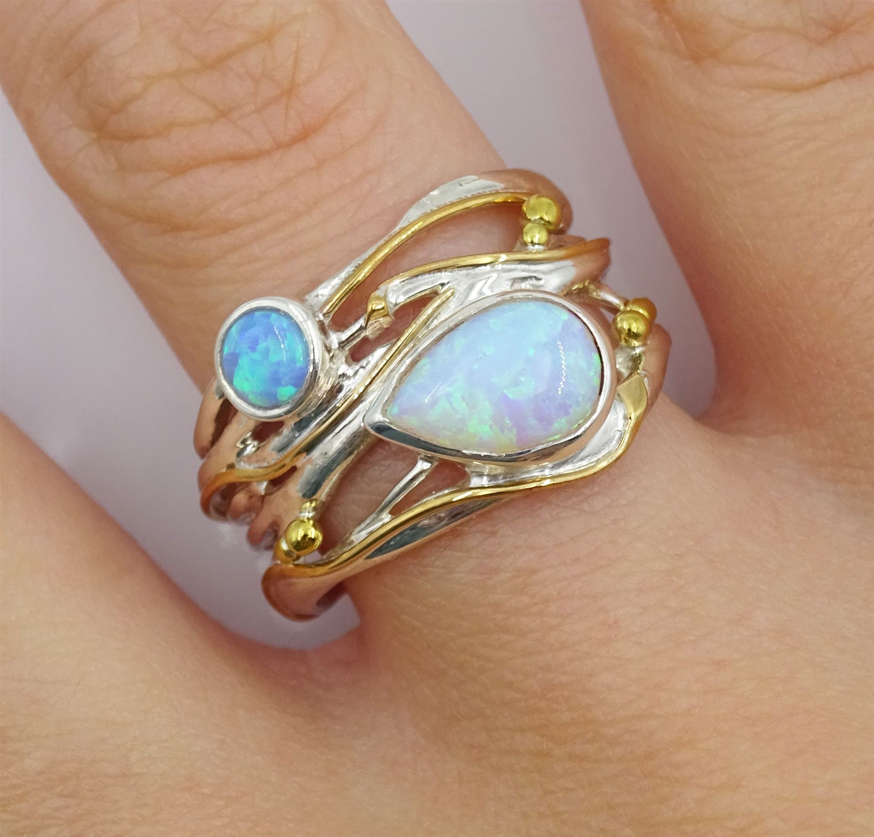 Silver and 14ct gold wire two stone opal ring - Image 2 of 4
