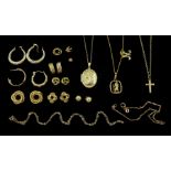 9ct gold jewellery oddments including earrings