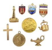 Six 9ct gold charms including kettle