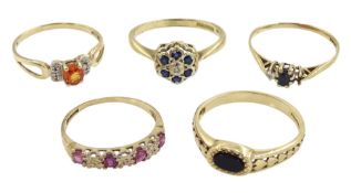 Five 9ct gold stone set rings including black onyx